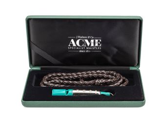 ACME píšťalka 210 1.2 Sterling silver sleeve je exkluzivní píšťalka s objímkou od firmy ACME. Ideální jako dárek.